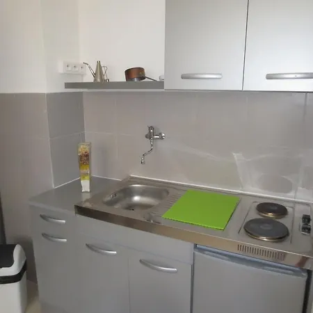 Carras Apartment *